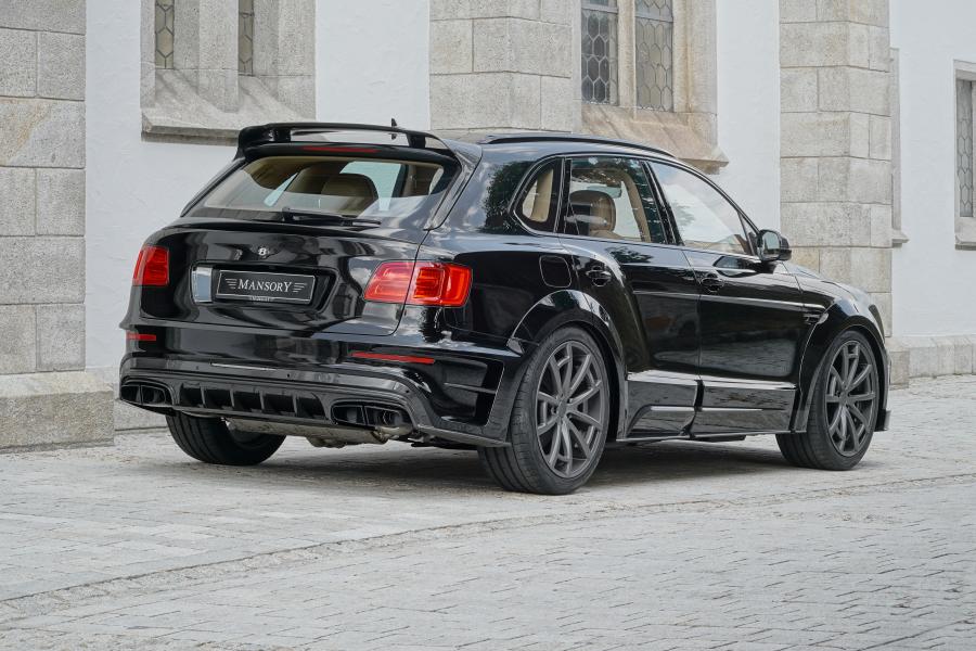  Bentley Bentayga in Black by Mansory 2016 года  (фото 2 из 6)